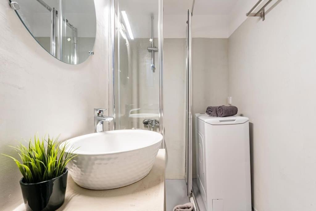 אתונה Downtown Cute Apt In The Heart Of Plaka מראה חיצוני תמונה
