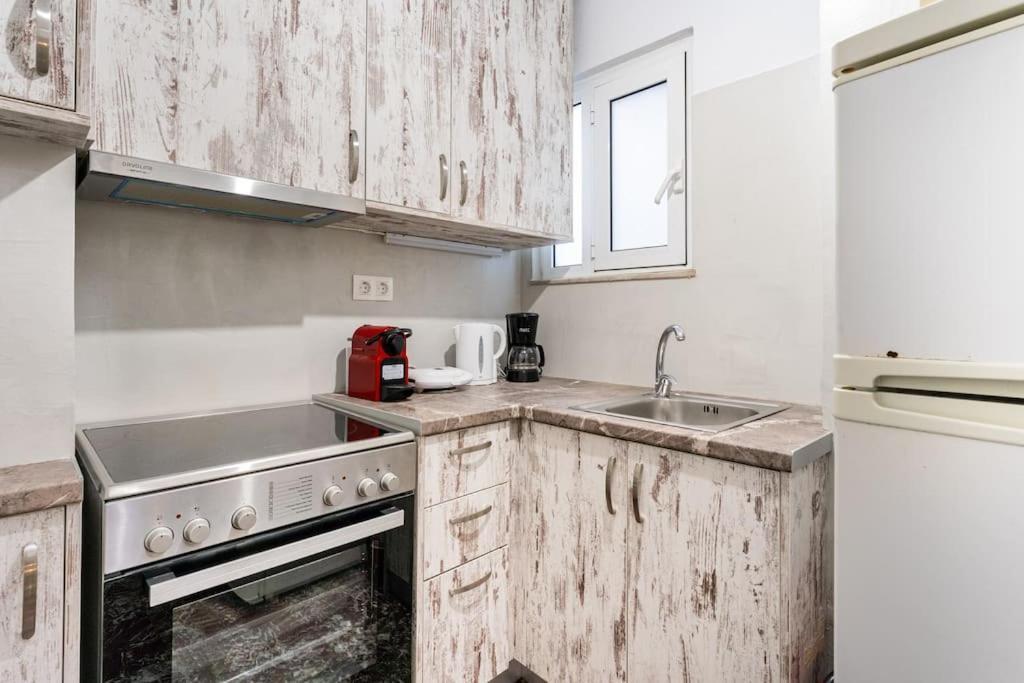 אתונה Downtown Cute Apt In The Heart Of Plaka מראה חיצוני תמונה
